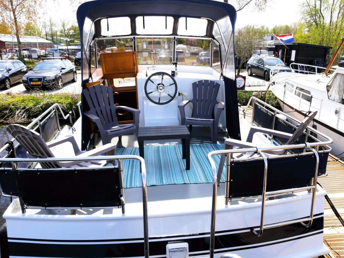 מלון אמסטרדם Motor Yacht Amazone מראה חיצוני תמונה
