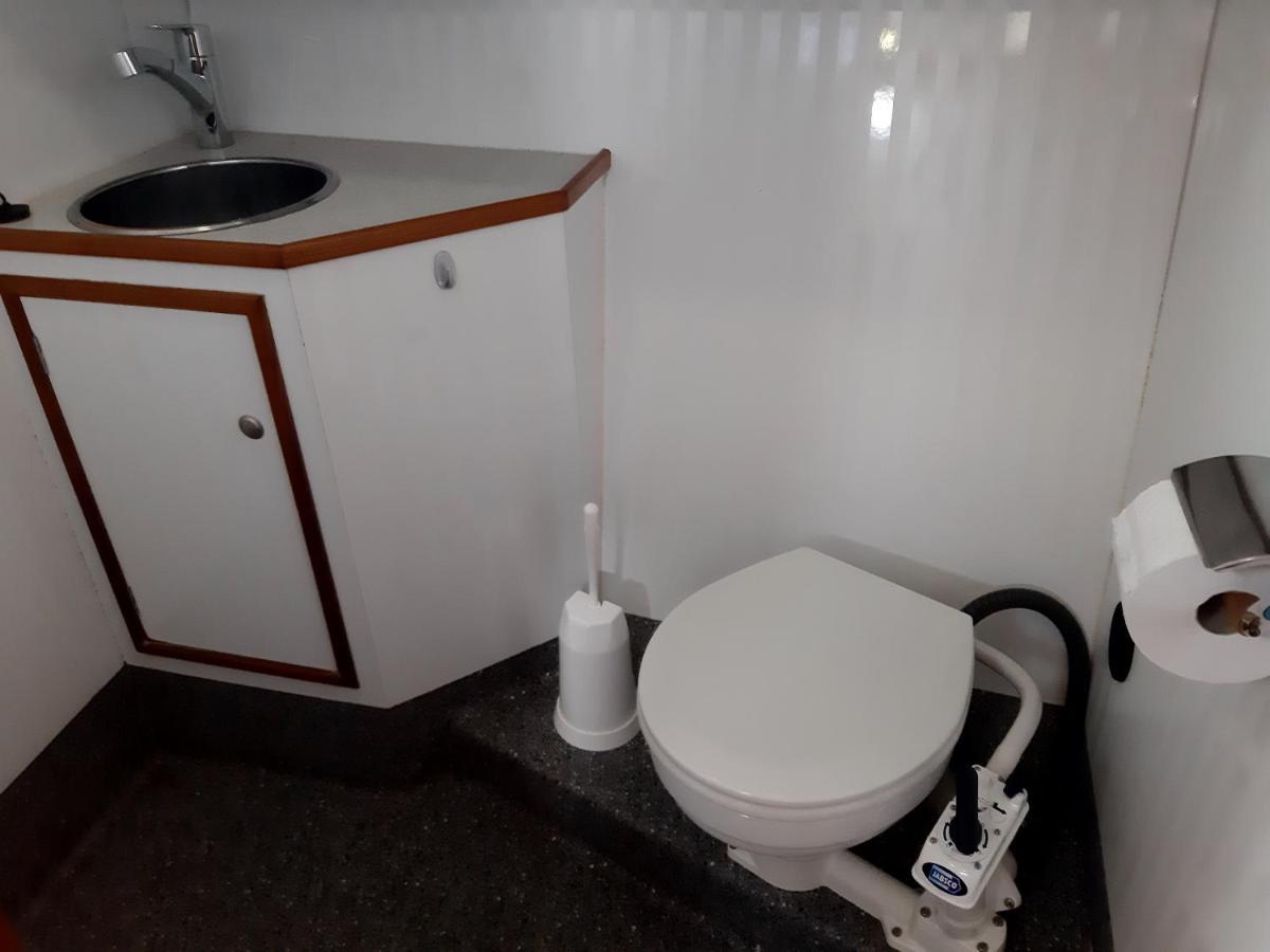 מלון אמסטרדם Motor Yacht Amazone מראה חיצוני תמונה