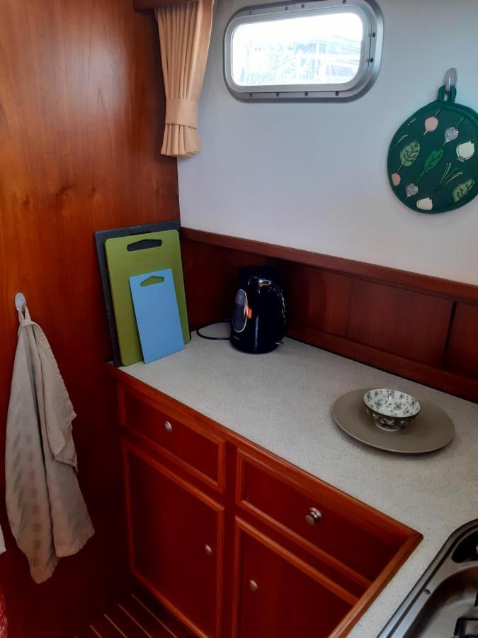 מלון אמסטרדם Motor Yacht Amazone מראה חיצוני תמונה