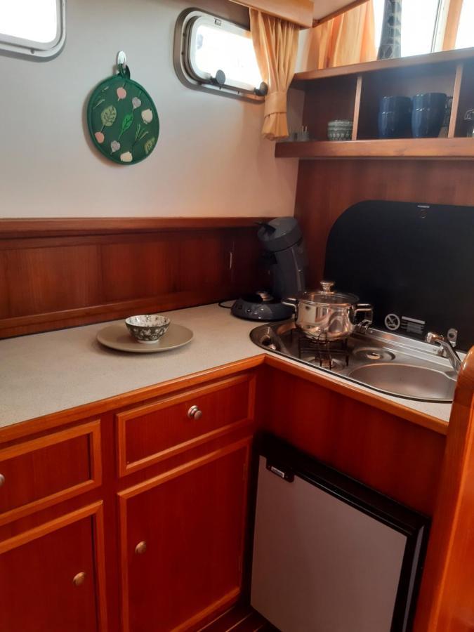 מלון אמסטרדם Motor Yacht Amazone מראה חיצוני תמונה