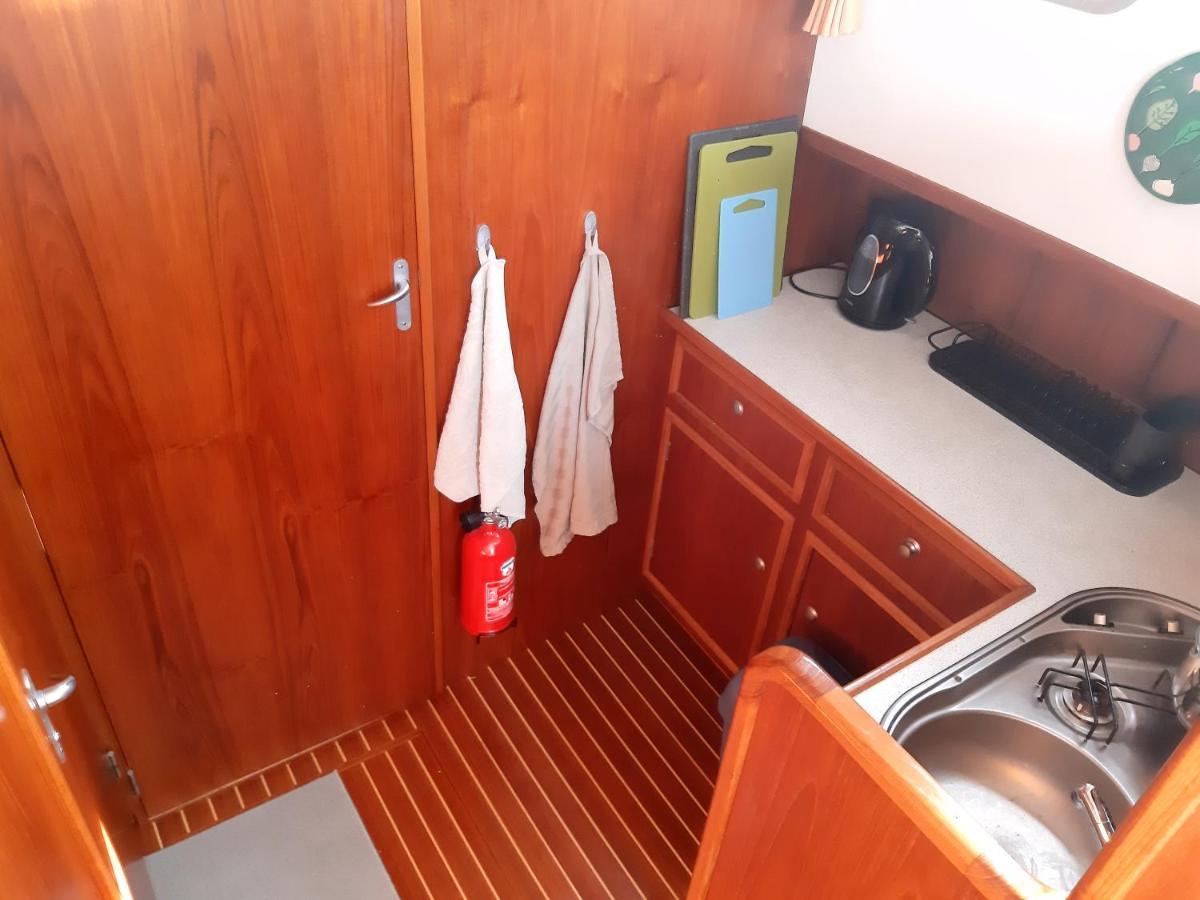מלון אמסטרדם Motor Yacht Amazone מראה חיצוני תמונה